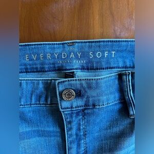WHBM everyday soft skinny flare NWT